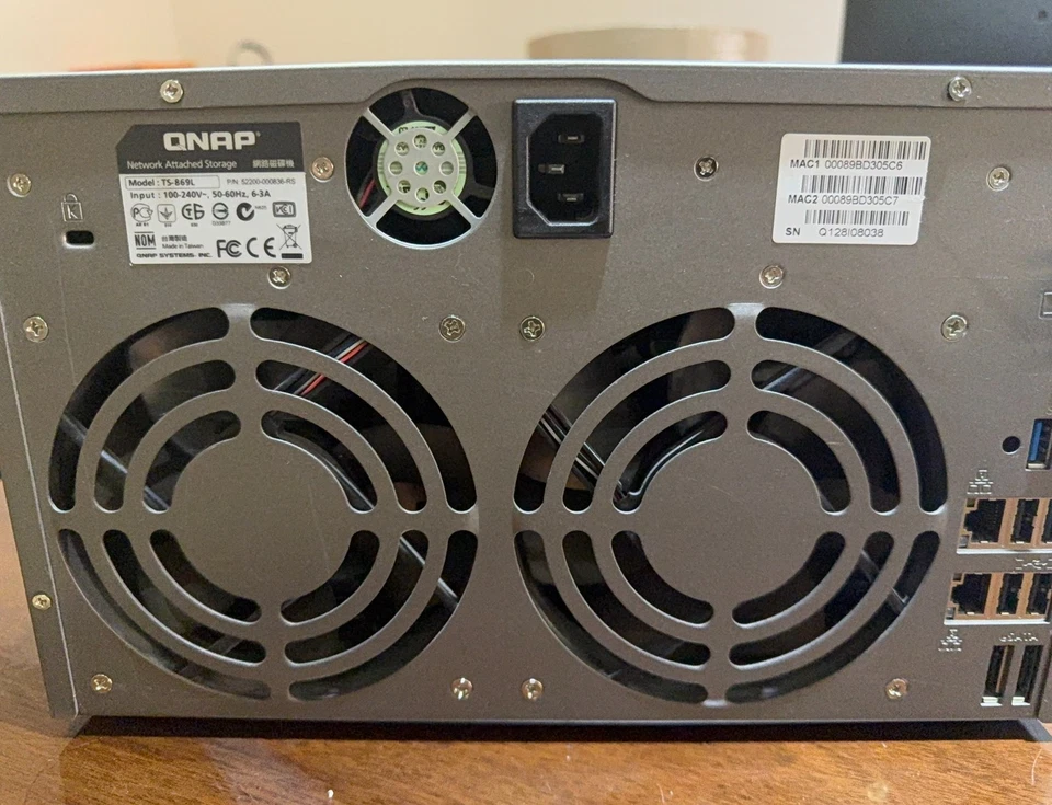 QNAP TS-869L  8-Bay NAS with 8x 3TB Hard Drives - Image 2 of 4