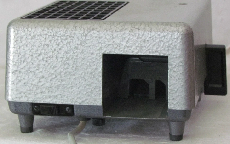 Diaprojektor Vistalux Dacora - für Dias 5 x 5 cm - einfach und robust - Rarität - Bild 4 von 4