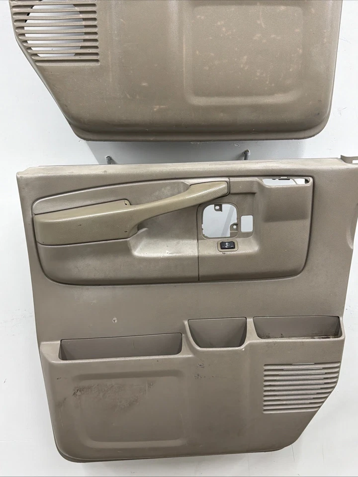 Комплект дверных панелей 03–14 Chevy Express GMC Savana 2500 3500 желтовато-коричневые от оригинального производителя - Изображение 2 из 4