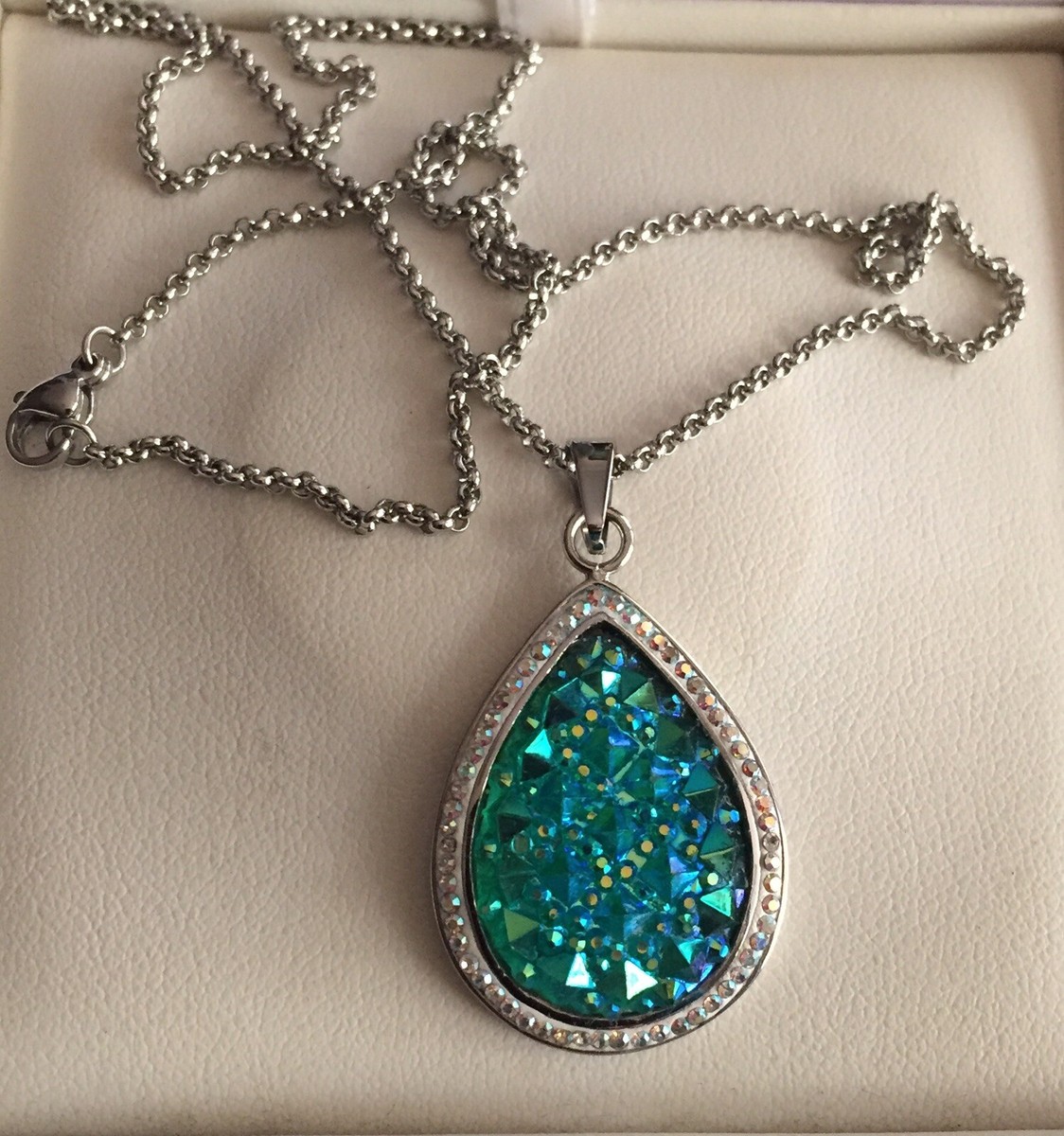 Bevilles Jewelry Bevilles Jewellers Fountain Gate Bevilles - Main Image