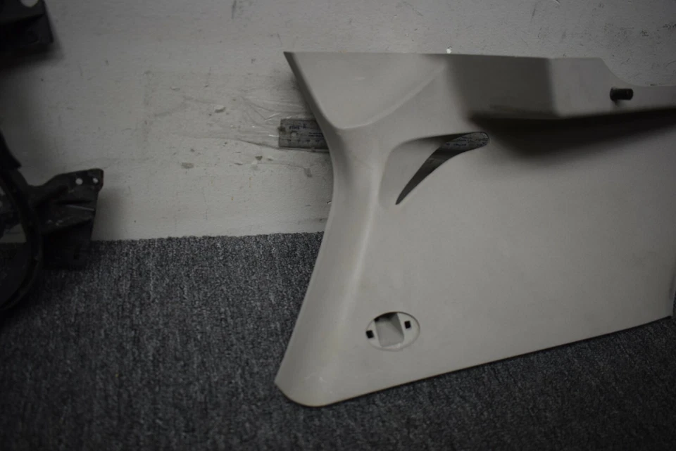 Chevrolet Trax 2015-2016 cuarto superior moldura OEM de fábrica Foto 2 de 4