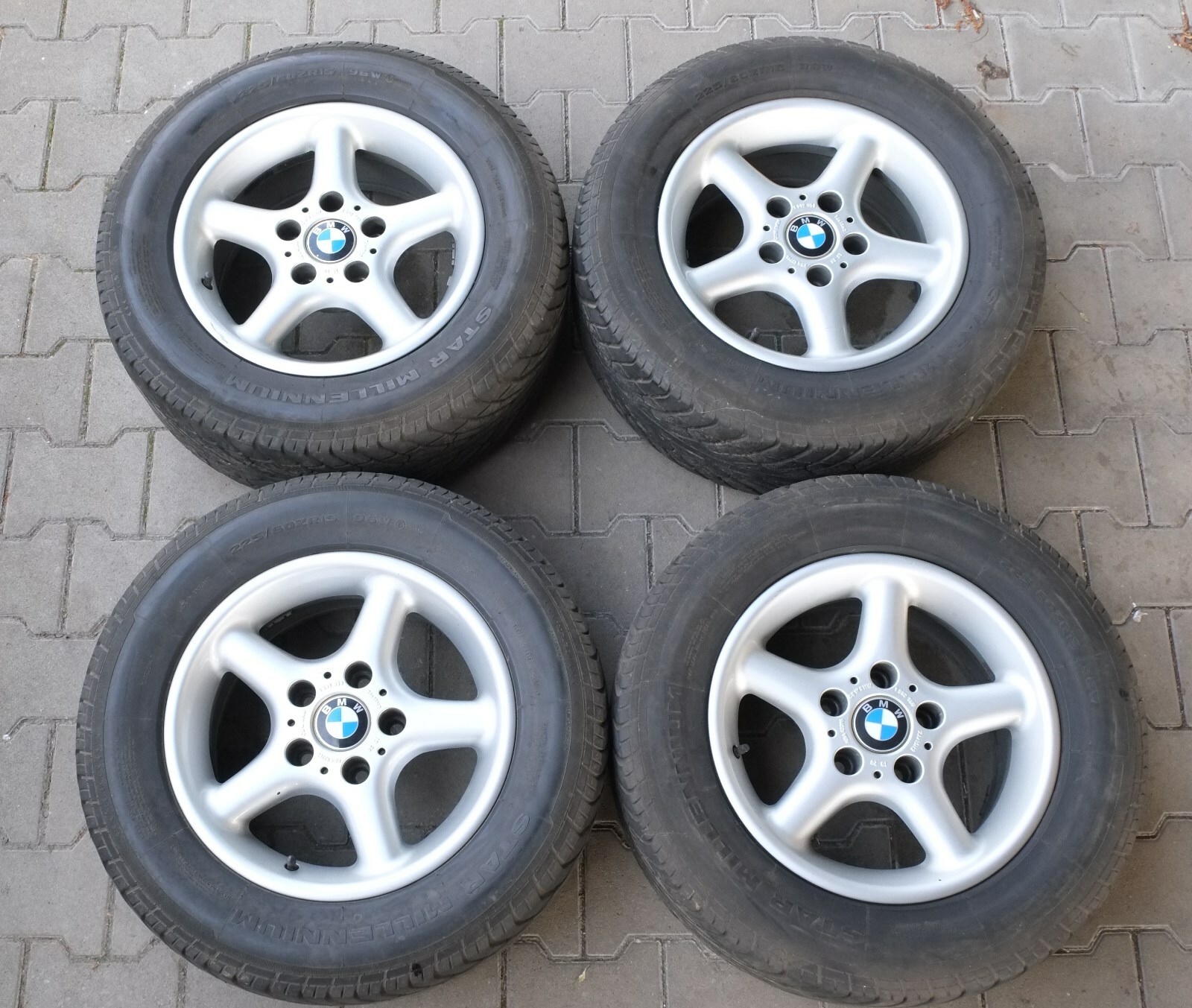 BMW Alufelgen Rundspeichen Styling 18 7Jx15 H2 1092969 KBA 43386 