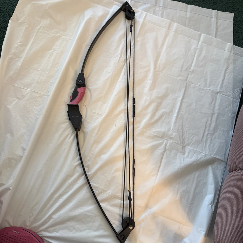 Arco compuesto juvenil Barnett Lil Banshee 34" negro y rosa Foto 3 de 4