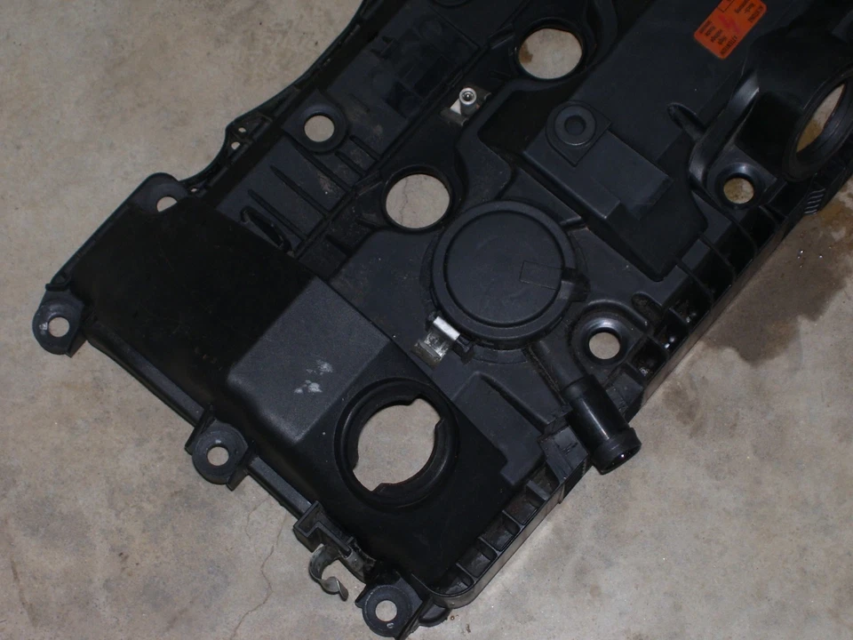 OEM 2002 BMW 745i front right engine valve cylinder head cover #2004022500481 - Image 3 of 4