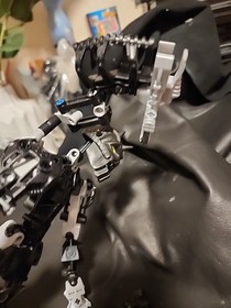 LEGO BIONICLE: Toa Nuparu Inika 8729 Figure Incomplete w/Canister