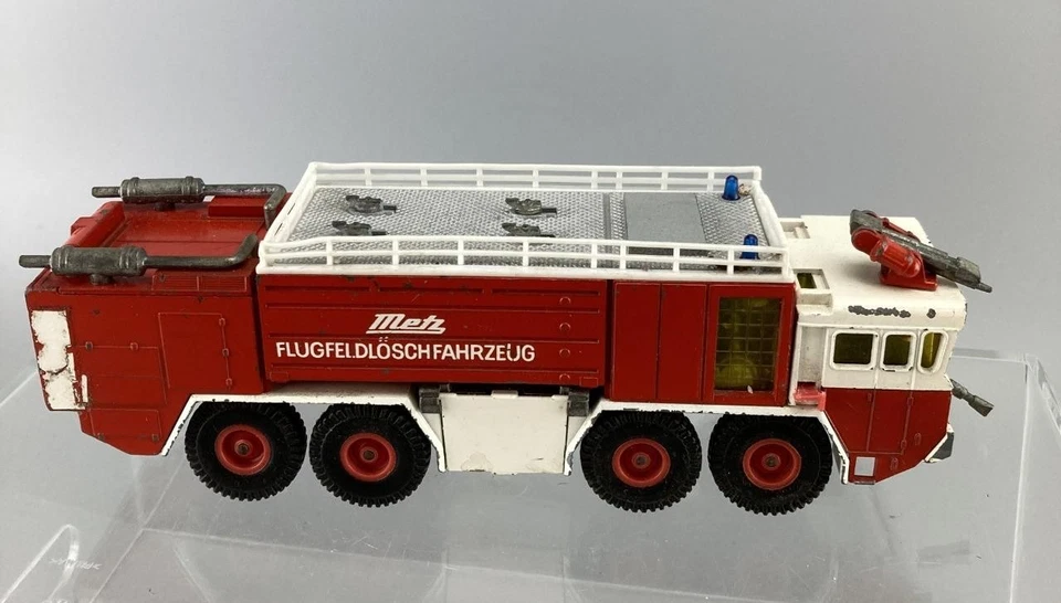 SIKU GERMANY METZ AIRFIELD FIRE BRIGADE TRUCK *VINTAGE* 1/60 ? SCALE SIZE - Image 3 of 4