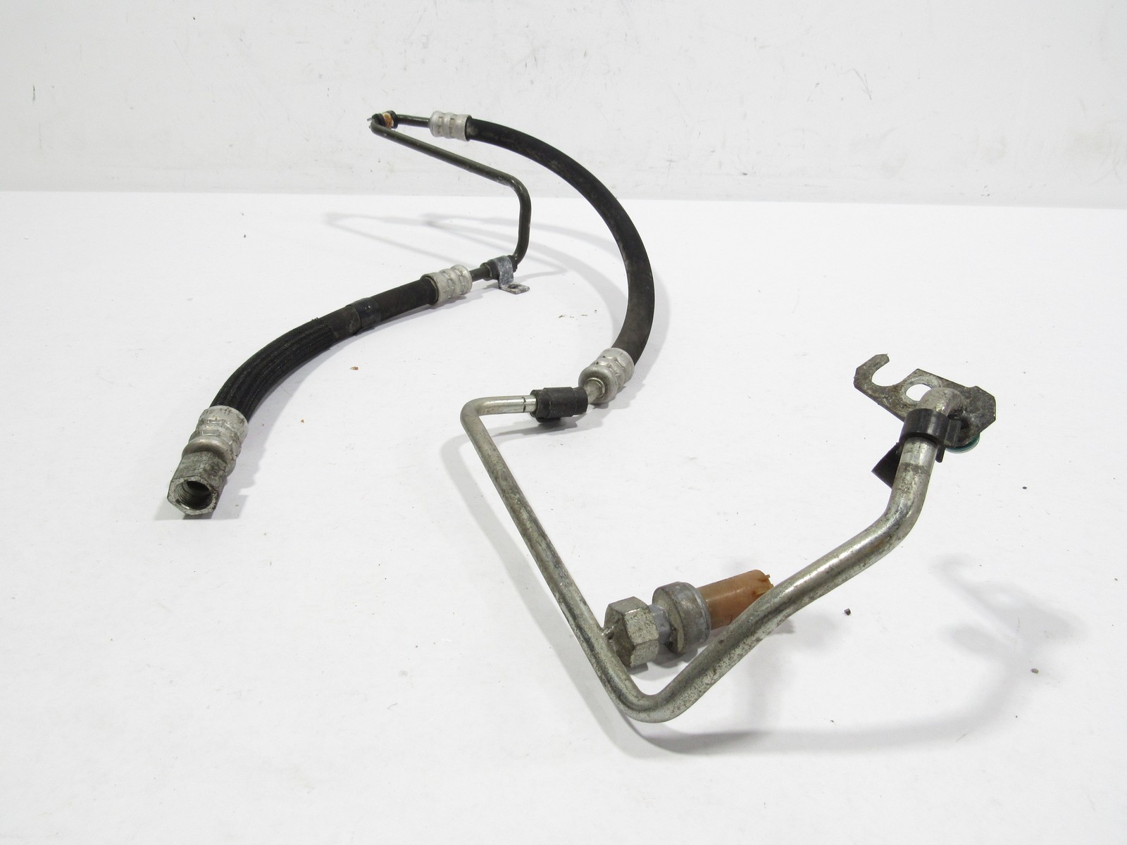 Aston Martin Vanquish 2014-2018 Power steering pipe