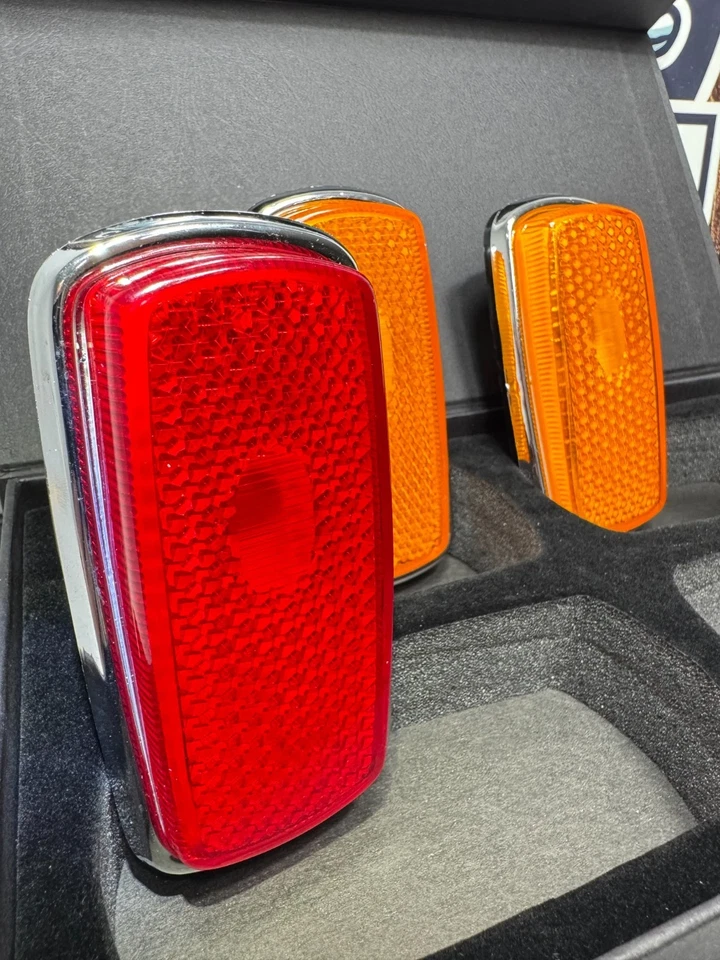 MERCEDES W108 W109 W111 W112 W113 W114 W115 SIDE MARKER LIGHT 4 PCS SET - Image 2 of 4