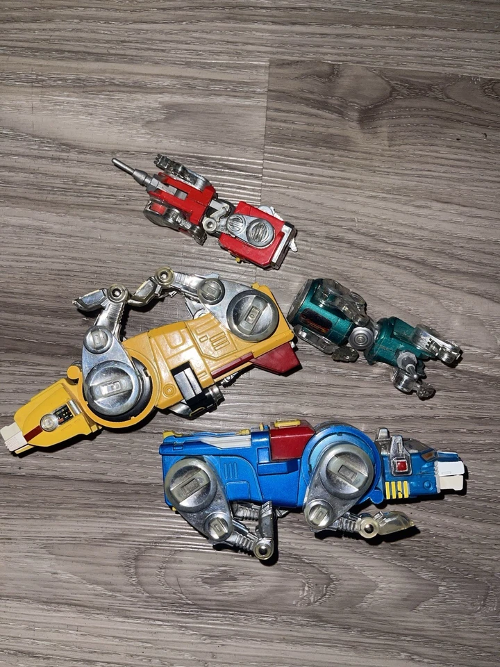 VOLTRON Trendmasters 1997 Diecast BLUE LION YELLOW LION Figures Lot (4) - Image 4 of 4