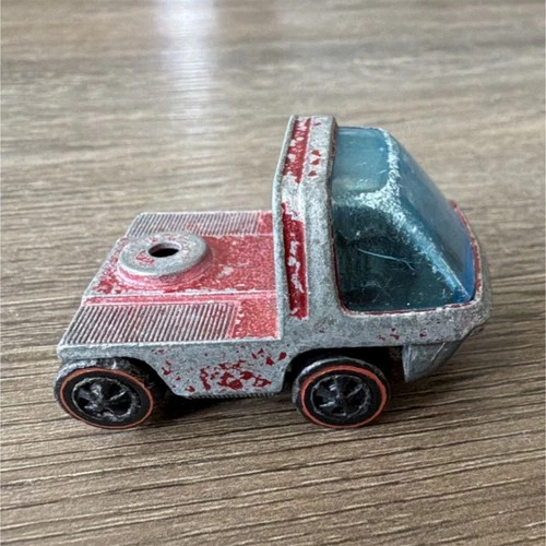 Hot Wheels Heavyweights Tow Truck Redline Wheels Diecast Red & Silver 1969