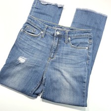 Universal Thread Women  s High Rise Straight Crop Jean Medium Wash 4/27