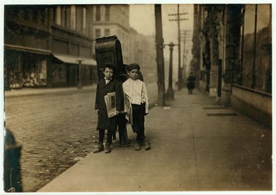 Photo:Nashville Tennessee 1910 Two Boy Newsies Selling Sunday Newspapers