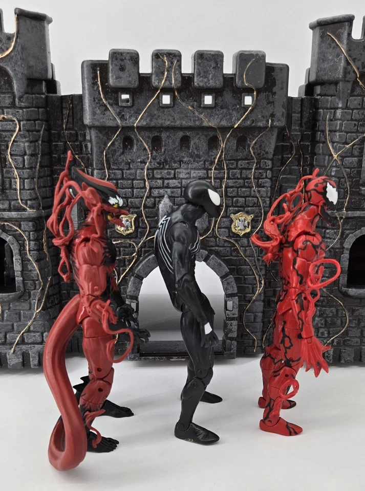 Marvel Legends Select Spider-Man Symbiote 3 Pack Red Goblin Carnage Black Suit - Image 4 of 4
