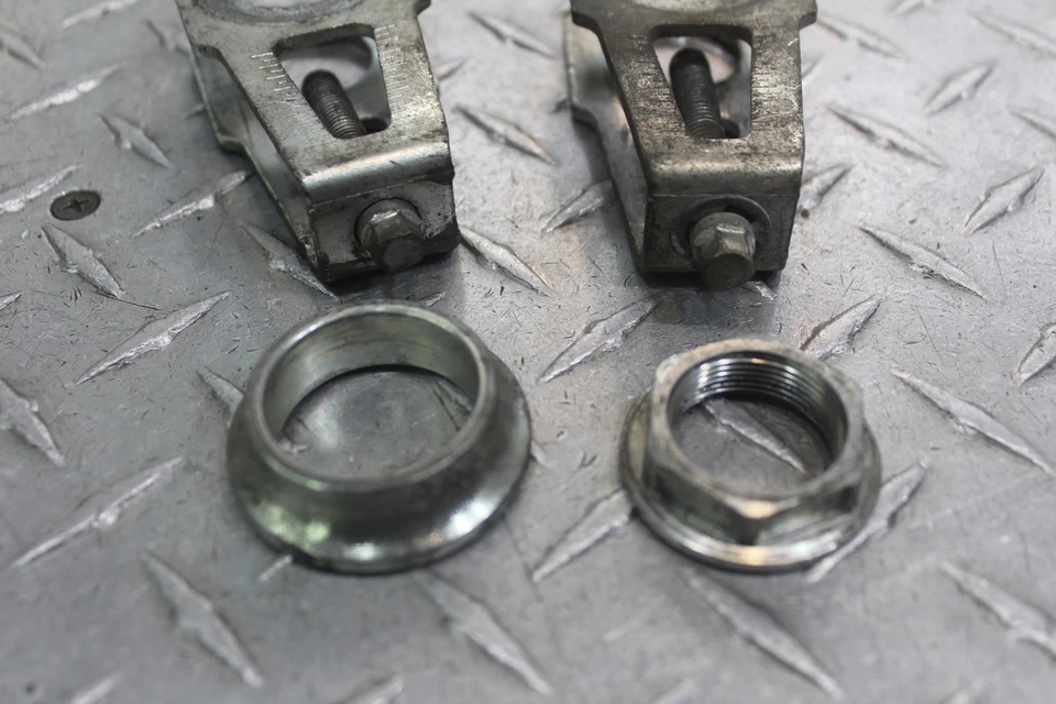 2013 DUCATI MONSTER 696 REAR AXLE W/ CHAIN PULLERS 81910662A - Image 2 of 4