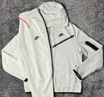 Nike Tech Fleece Trainingsanzug, grau Kinder Größe XL Alter 13-15 Jahre guter Zustand UVP 160 