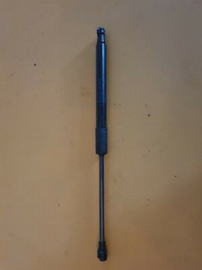 Audi A4 B9 8W Gasdruckfeder Dämpfer Motorhaube 8W0823359A