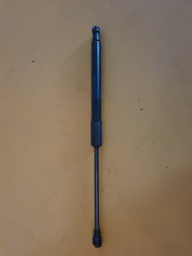 Audi A4 B9 8W Gasdruckfeder Dämpfer Motorhaube 8W0823359A