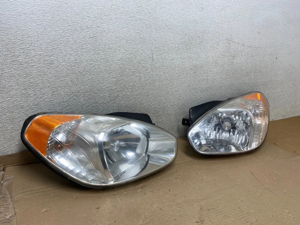 Faros laterales izquierdo+derecho Hyundai Accent 2006 a 2011 sedán U0775 DW Foto 3 de 4