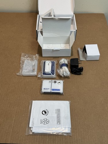Polaroid izone 300 - 3.2 Megapixel Digital Camera - Brand New - Open Box - Picture 3 of 10