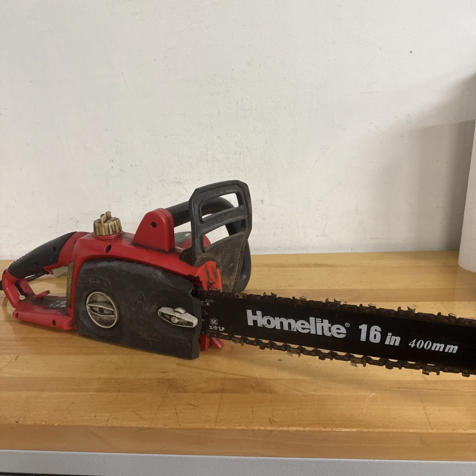 Homelite 16 in. 120V  - 9 amp - Corded Electric Chainsaw - Used - Image 3 of 4