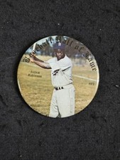 1978  Baseball button  HF3 Jackie Robinson  ( VG to EX )
