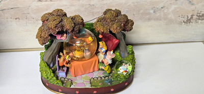 Disney Alice in Wonderland Large Snow Globe, Disney Store Mad Hatter Double 