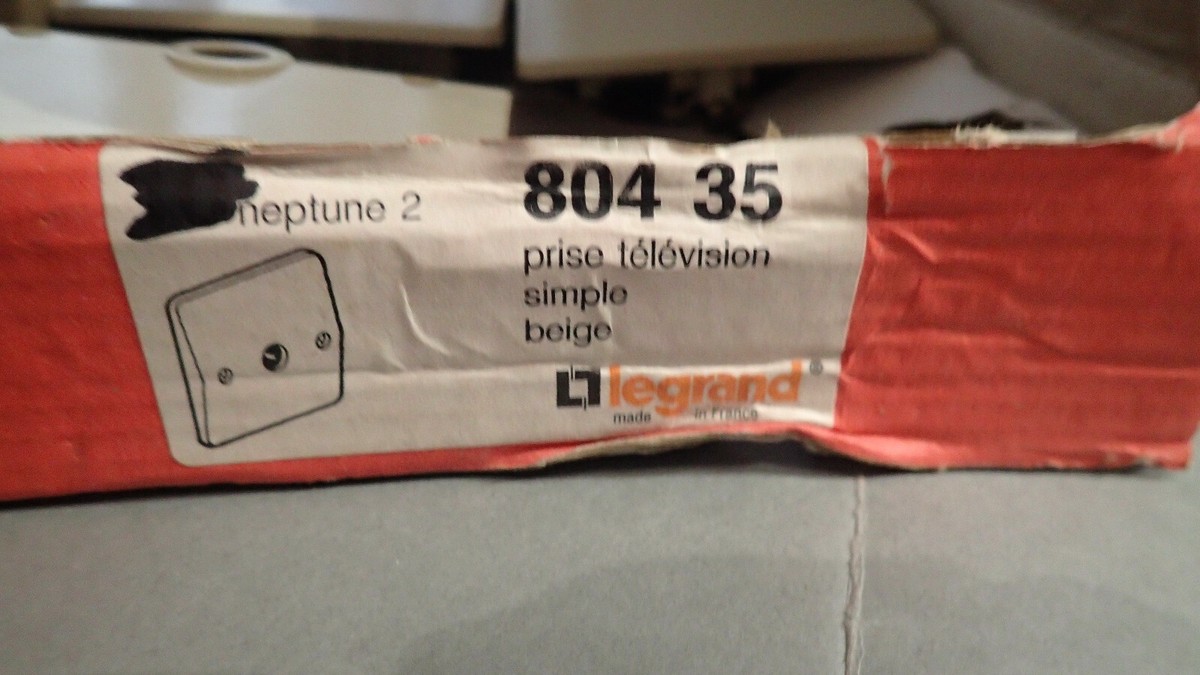 Prise Antenne TV Simple Legrand Neptune 2 - Réf. 80435 Ou 804 35 - Couleur Beige (ancien Modèle) - Neuf
