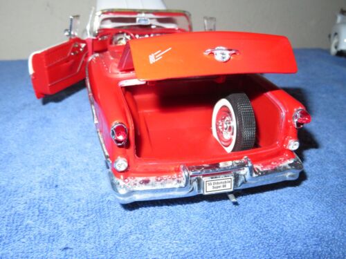 1955 OLDSMOBILE SUPER 88 1:18 WELLY OPENING HOOD, DOORS, & TRUNK - Picture 11 of 12