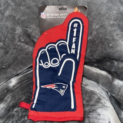 Team NFL Brand NEW ENGLAND PATRIOTS Kitchen Grill Tailgate #1 Finger Oven Mitt