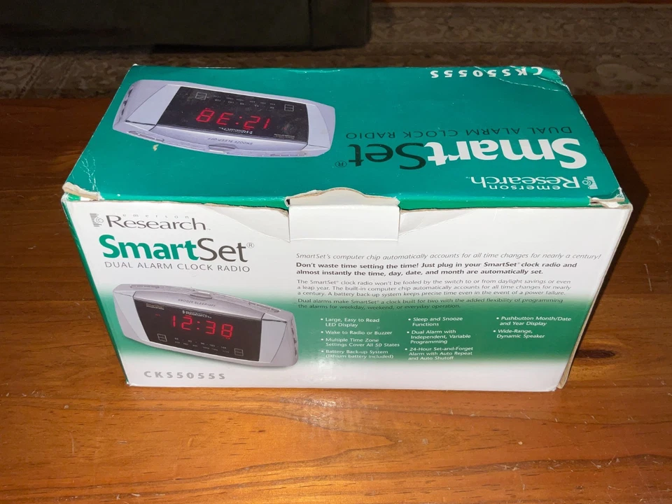 Emerson Research Smart Set Dual Auto Setting Alarm Clock CKS5055S - NEW - Image 3 of 4
