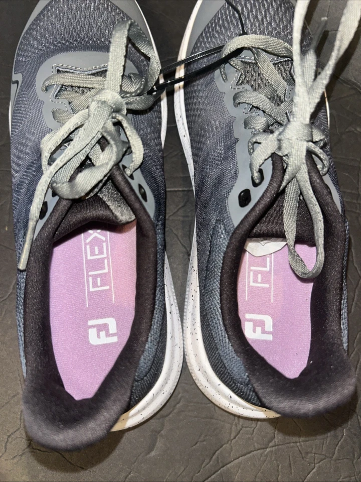 Zapatos de golf FootJoy flexibles para mujer negros/carbón, sin clavos, talla 7,5, nuevos sin caja Foto 3 de 4