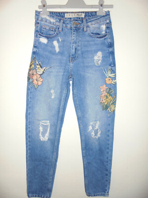 Jean Mom Denim & Co. Effet Usé Destroy Avec Motifs Brodés - Taille 36 - Comme Neuf