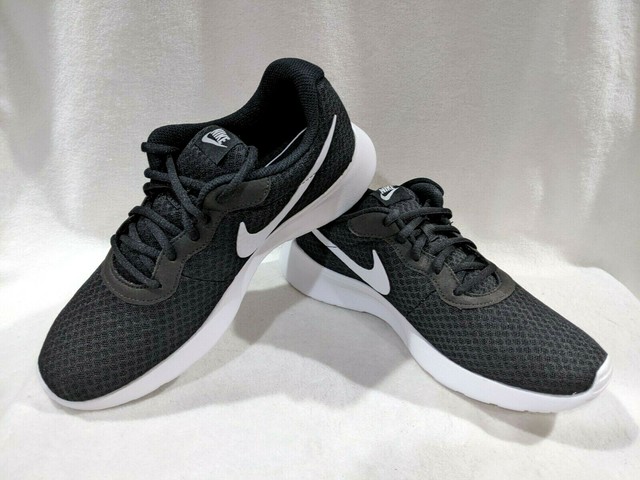 nike tanjun black sports direct