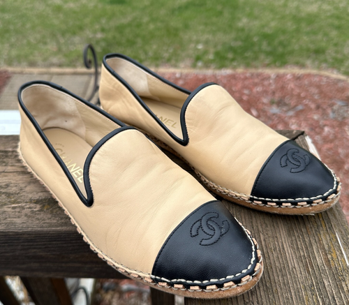 CHANEL 19C Women's Sz 40 Lambskin Beige/Black Mocassins Loafers W/Box