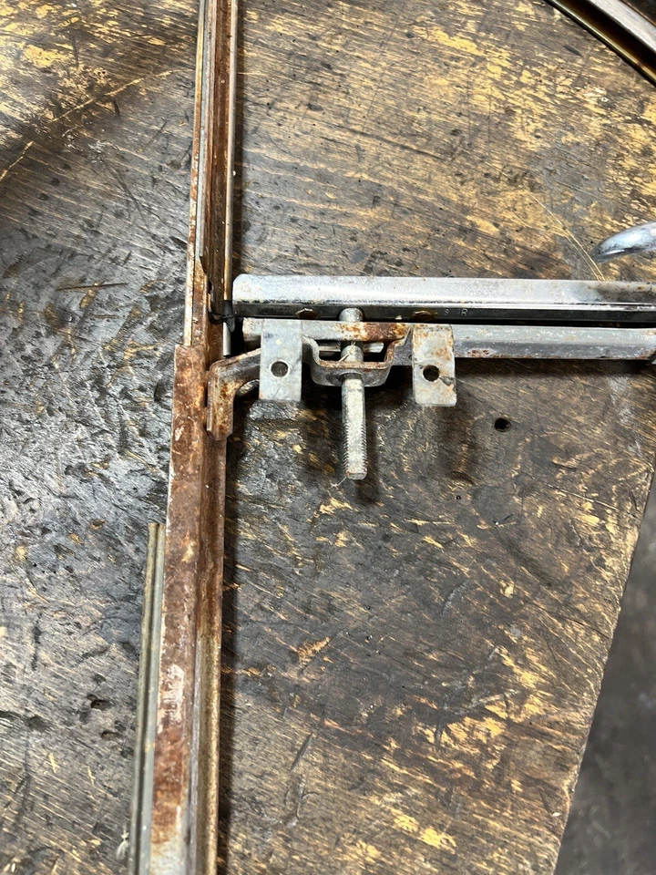 1949 1950 1951 1952 Chevrolet 4dr styleline deluxe R Ventana de ventilación de puerta trasera RARO Foto 3 de 4