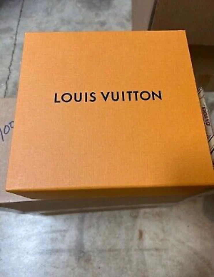 Authentic LOUIS VUITTON LV Gift Box Magnetic Empty Large Box 11x 10x 5 inches