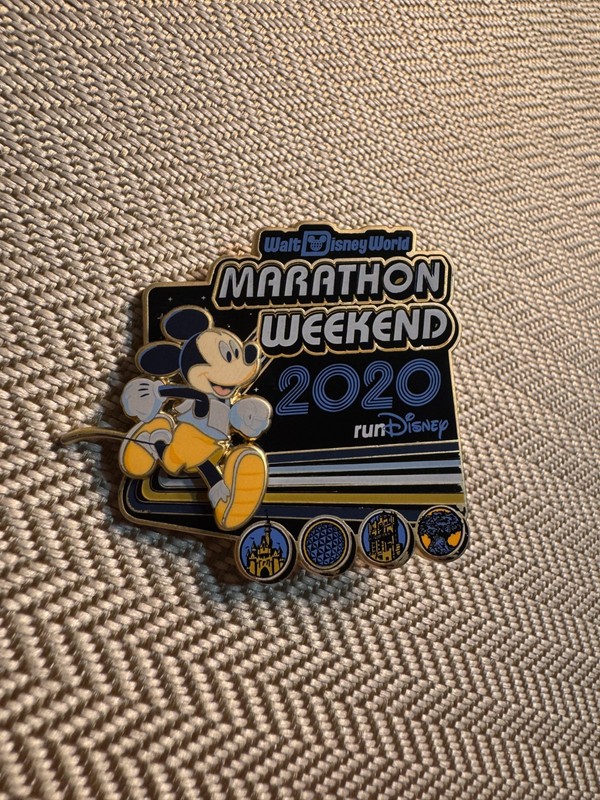 2020 runDisney WDW Marathon Weekend MICKEY MOUSE Limited Release LR Disney PIN