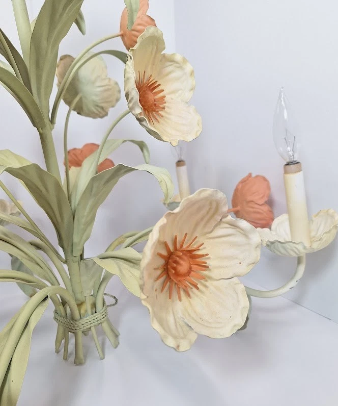 Lámpara de araña italiana vintage de mediados de siglo de 6 brazos Tole de metal flores de amapola/24 pulgadas D Foto 3 de 4