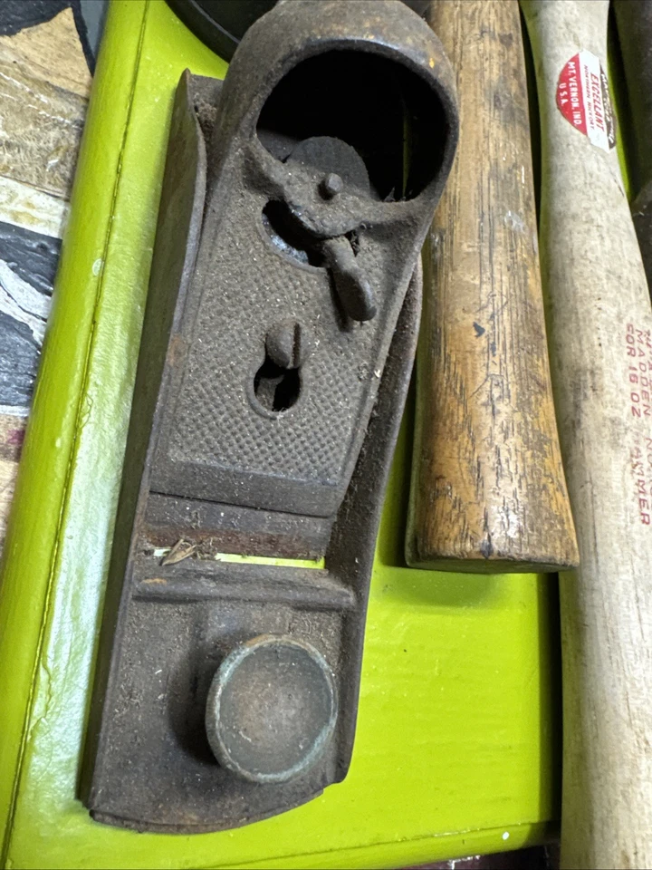 Antiguo y Vintage Lote de Herramientas Martillo Mango Plano Cincel Etc. Foto 2 de 4