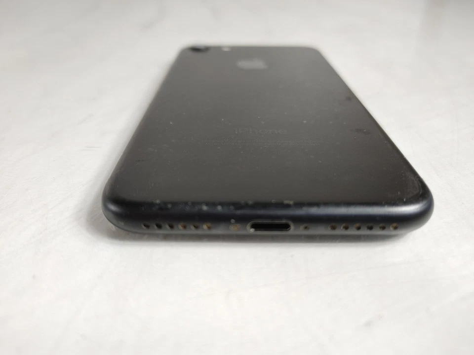 Apple iPhone 7 A1778 128 GB IOS 15.7.9 Black Locked to AT&T Smartphone - Image 3 of 4