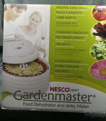 New NESCO Gardenmaster FD-1020 Food Dehydrator 4 Trays + Non Stick & Fruit Tray