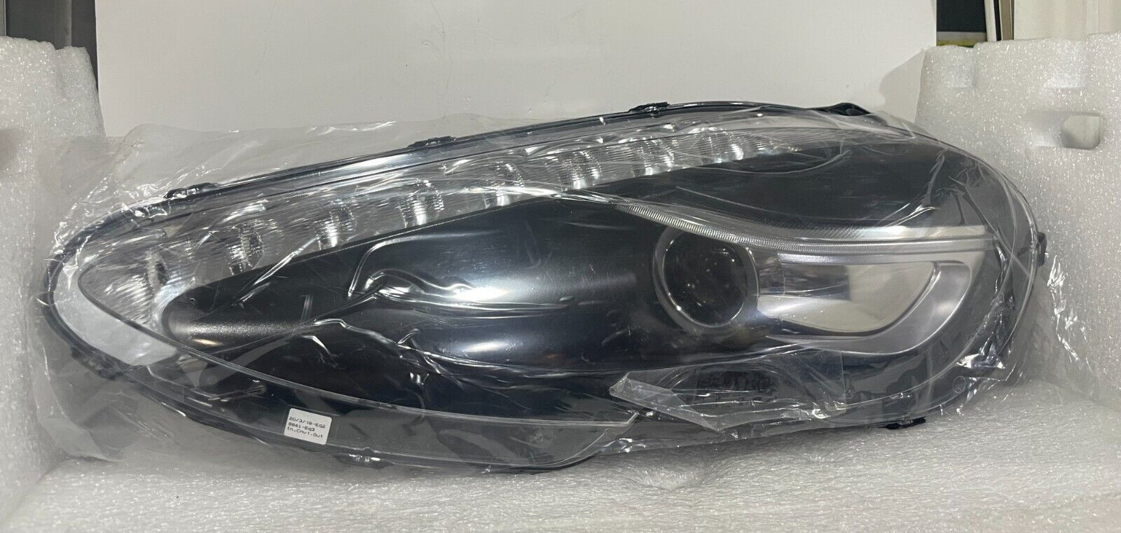 NEW  2013 - 2017 ASTON MARTIN LEFT SIDE XENON HEADLIGHT COMPLETE AD43-13W030 OEM