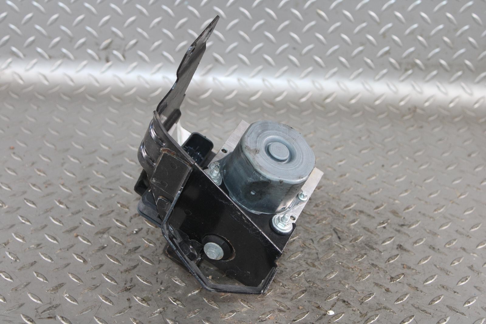 Maserati Ghibli 2014-2017 Abs pump motor