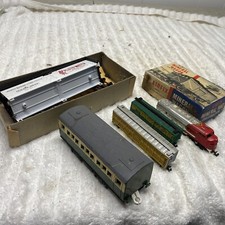 Lot of 6 Trains