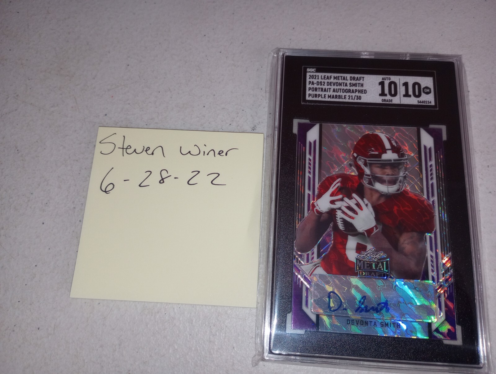 DeVonta Smith Leaf Trinity Patch Autographs Xrc #PADS2 Red Spectrum Holofoil