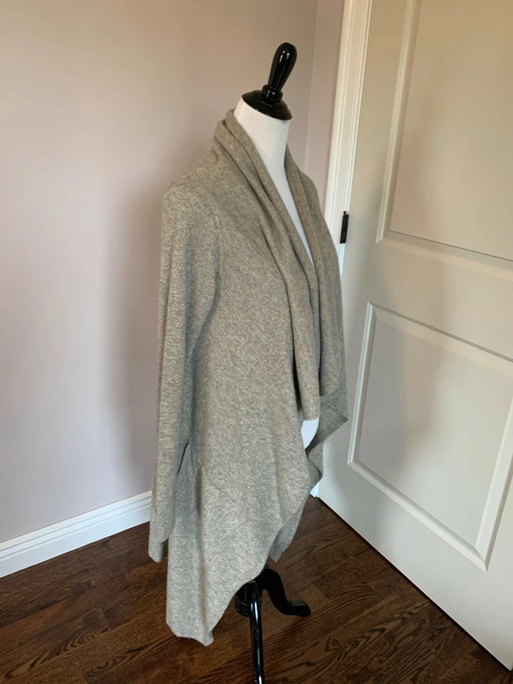 Cárdigan de cachemir beige DONNA KARAN USADO EN EXCELENTE ESTADO TALLA S/P Foto 4 de 4