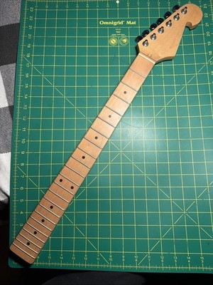 Maple Guitar Neck Stainless 22 Frets Strt With Tuners