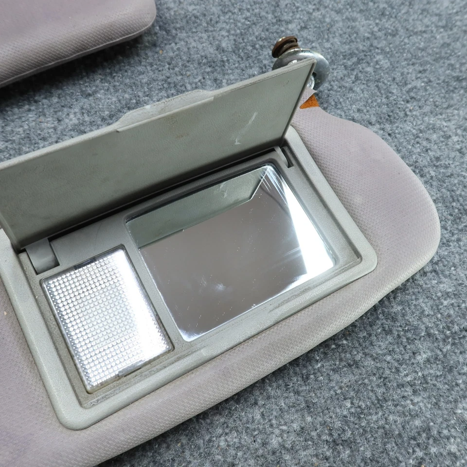 82-85 Toyota Celica Supra комплект солнцезащитных козырьков водителя пассажира солнцезащитный козырек OEM показывает износ - Изображение 3 из 4