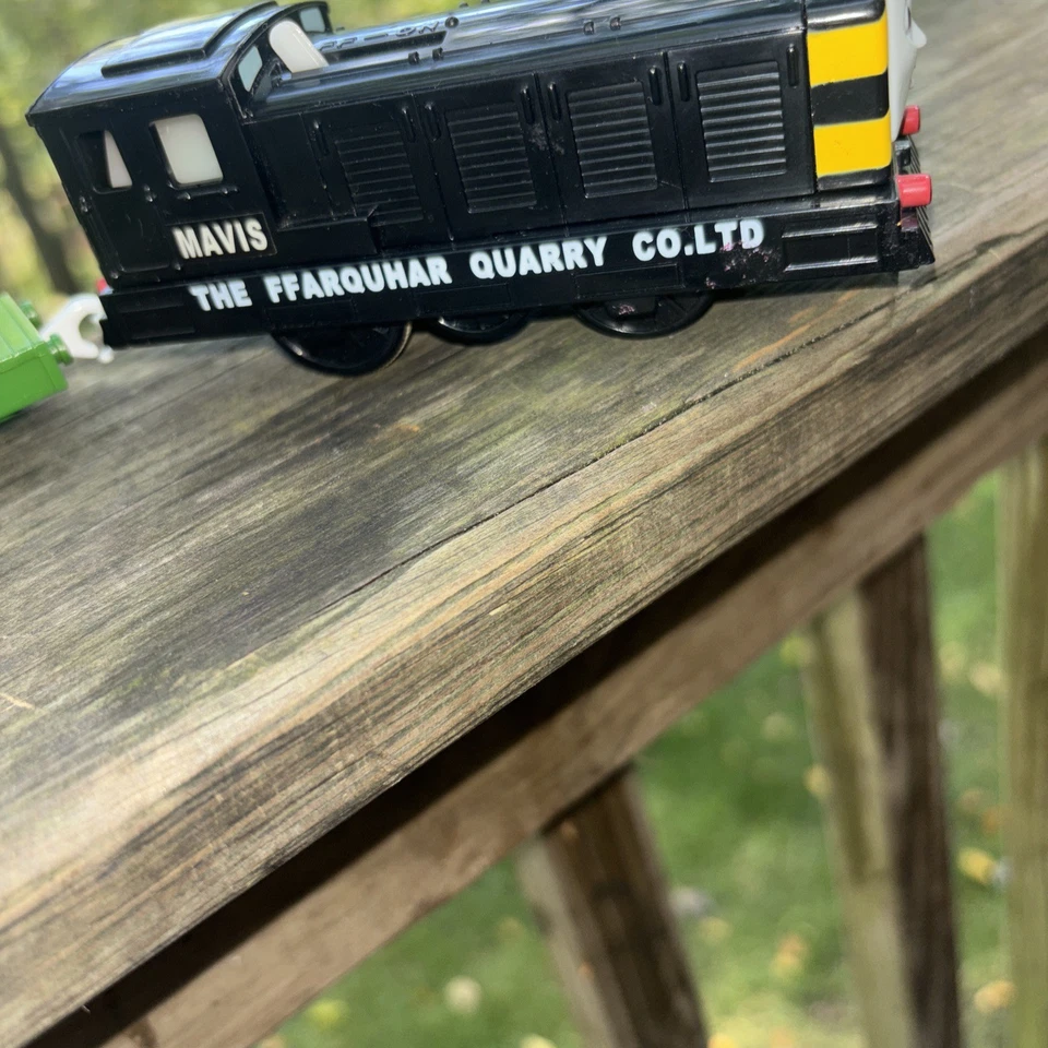 Thomas And Friends Tomy Trackmaster Mavis With Breakdown Crane - Image 4 of 4