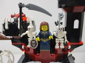 (AH 4) LEGO 7093 Skeleton Tower Castle Fantasy Era with original box and BA